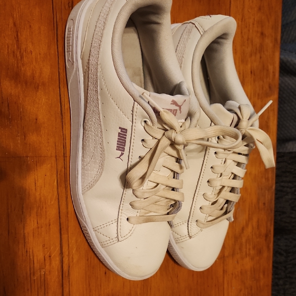 Puma Women's Cream and Pink Sneakers
